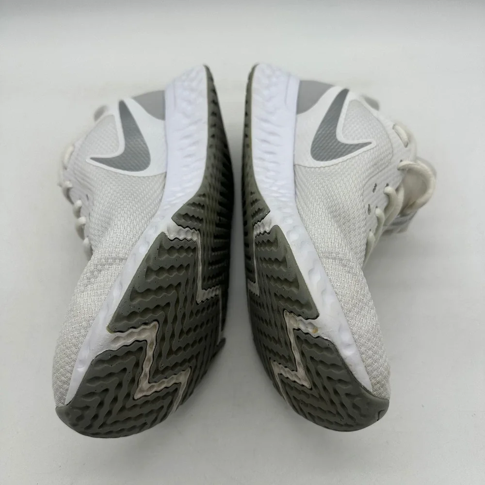 Nike BQ3207-100 Womens Size 9.5 Revolution 5 Sneaker Pure Platinum Running Shoes